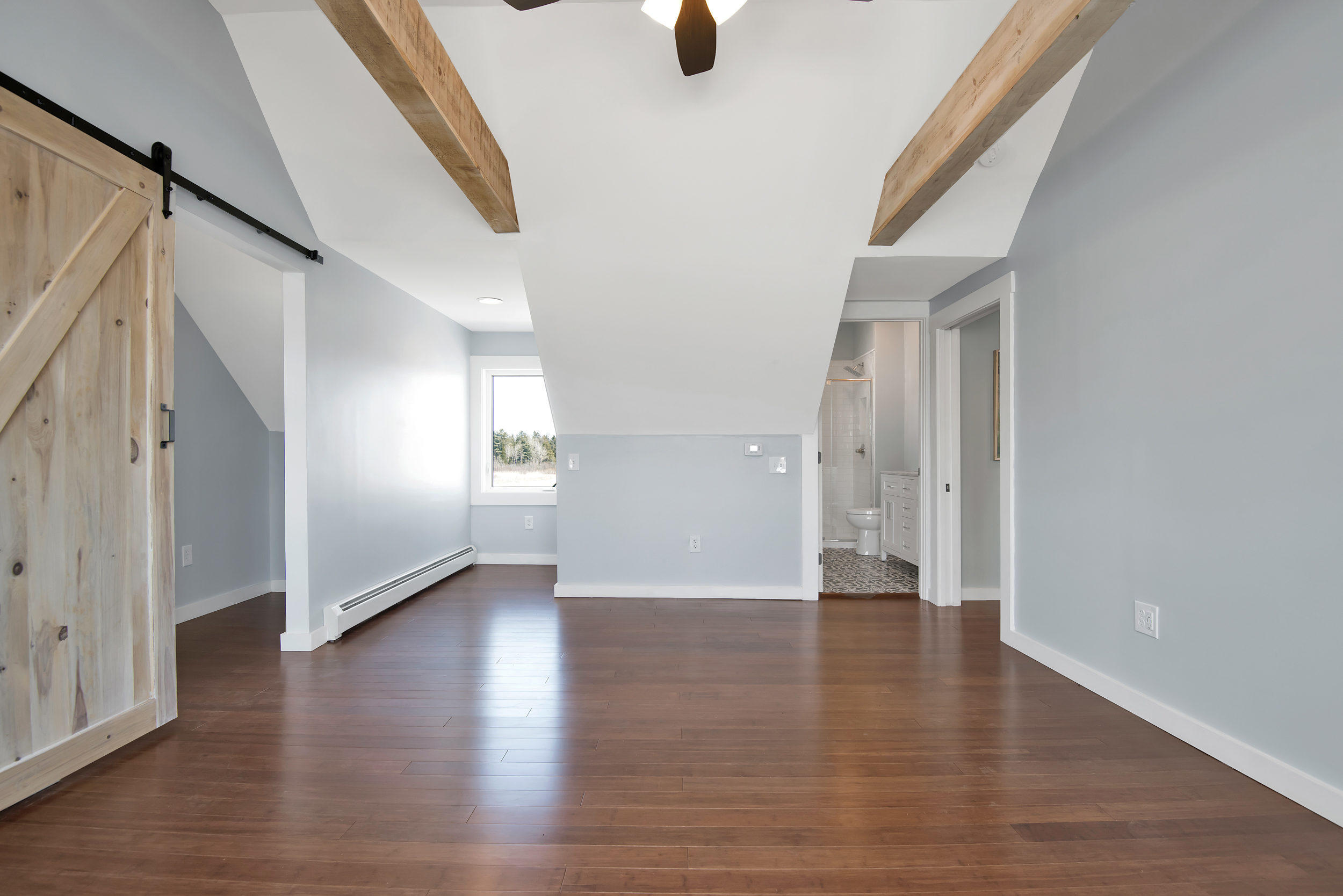 190 St George Road South Thomaston, ME 04858 - Photo 27 of 44 Vaulted ceiling with fan