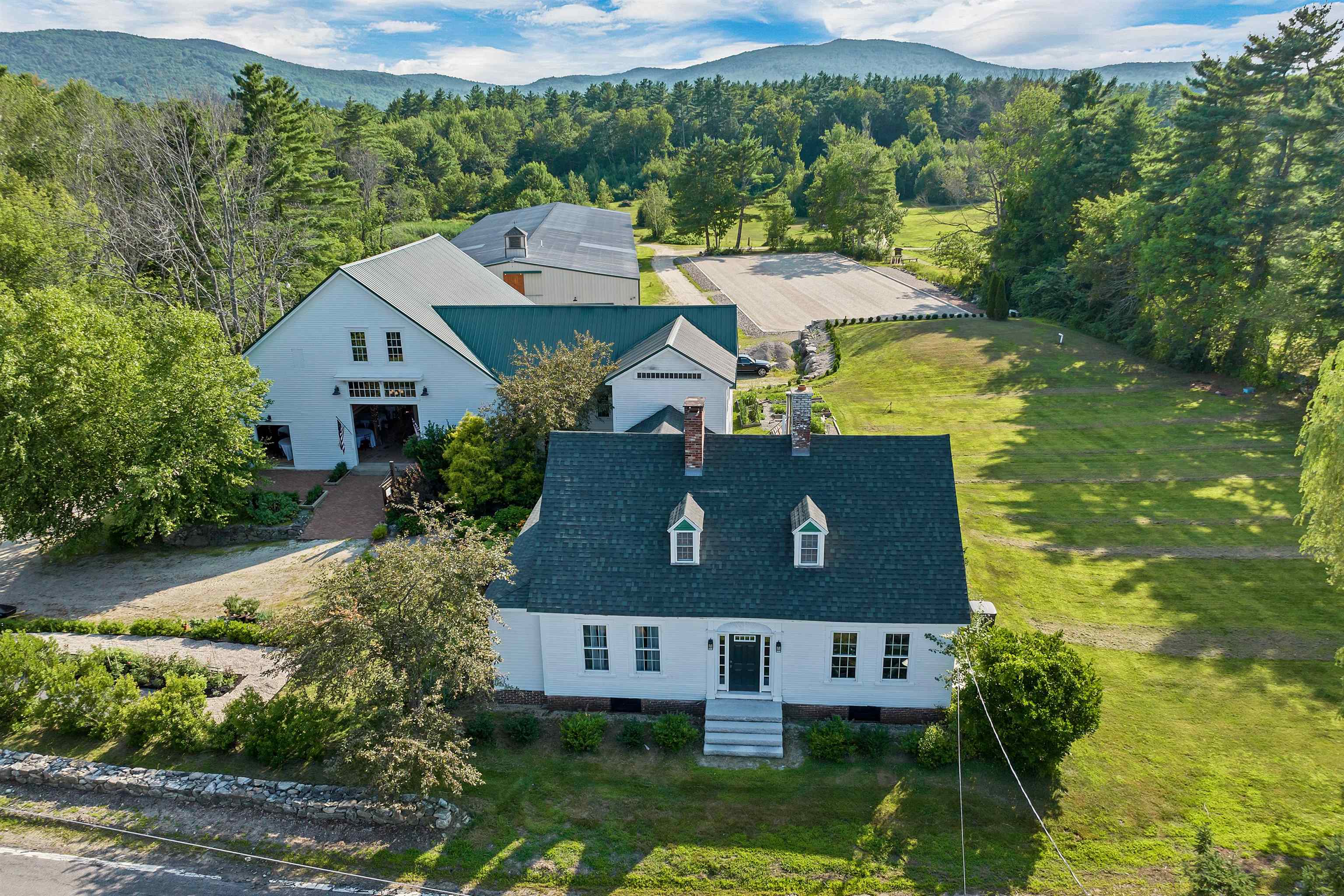 251 Wentworth Road Brookfield, NH 03872 - Photo 3 of 60