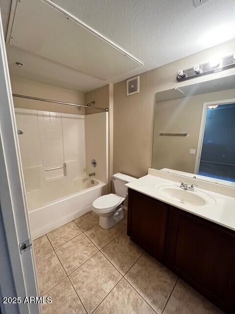 16825 North 14th Street, Unit 49 Phoenix, AZ 85022 - Photo 16 of 21 a bathroom with a bathtub sink vanity mirror and toilet