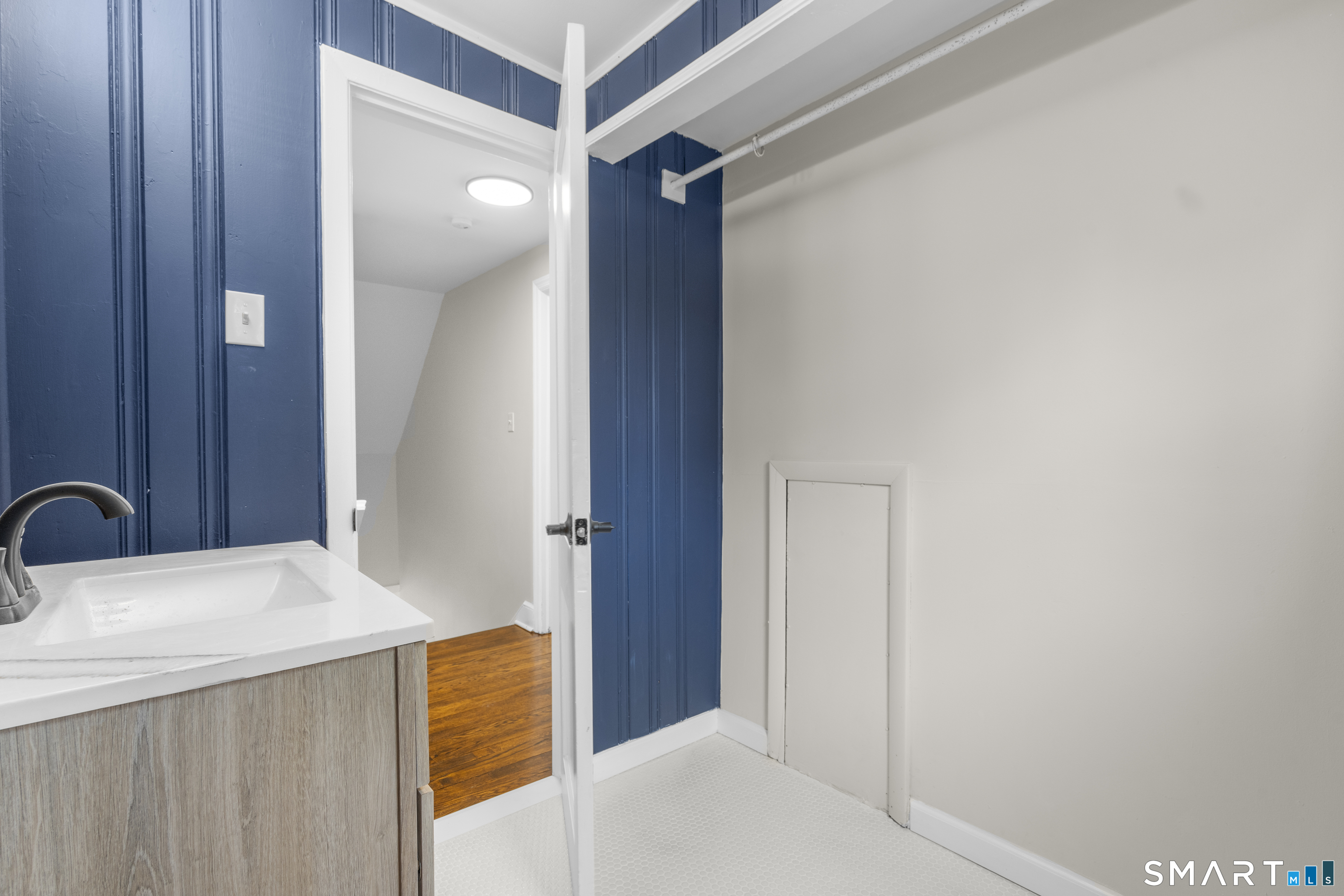 131 Chester Street Hamden, CT 06514 - Photo 22 of 36