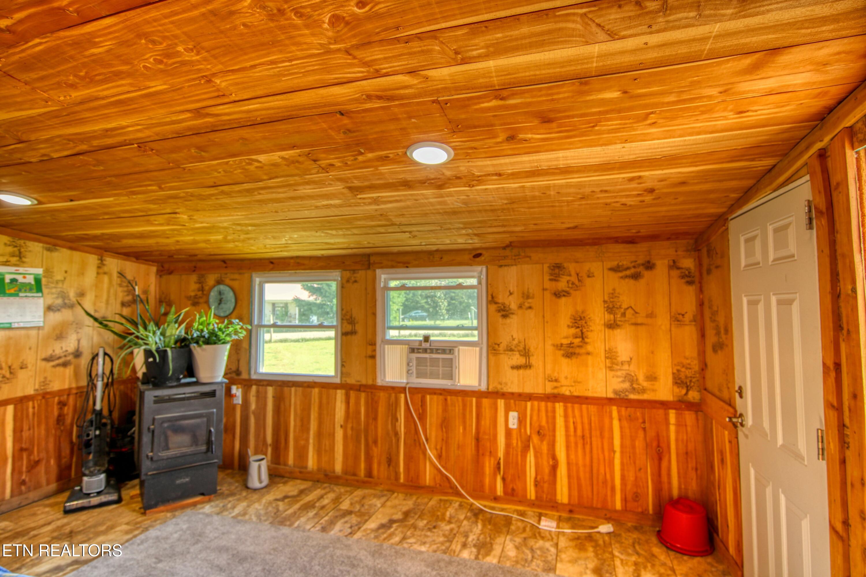 831 Fritzsche Loop Jamestown, TN 38556 - Photo 15 of 32 3 season room