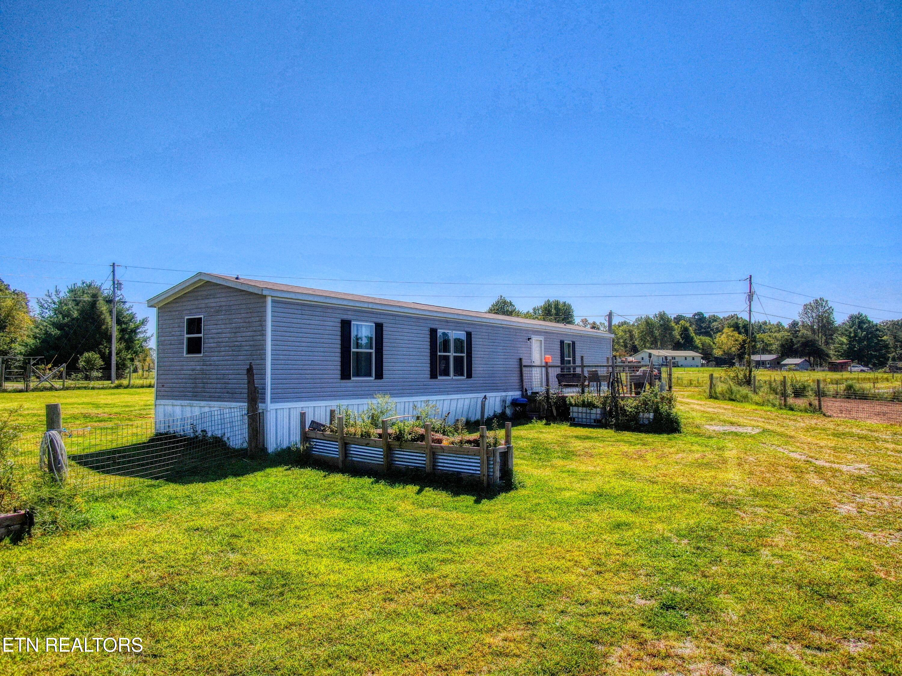 831 Fritzsche Loop Jamestown, TN 38556 - Photo 2 of 32 front