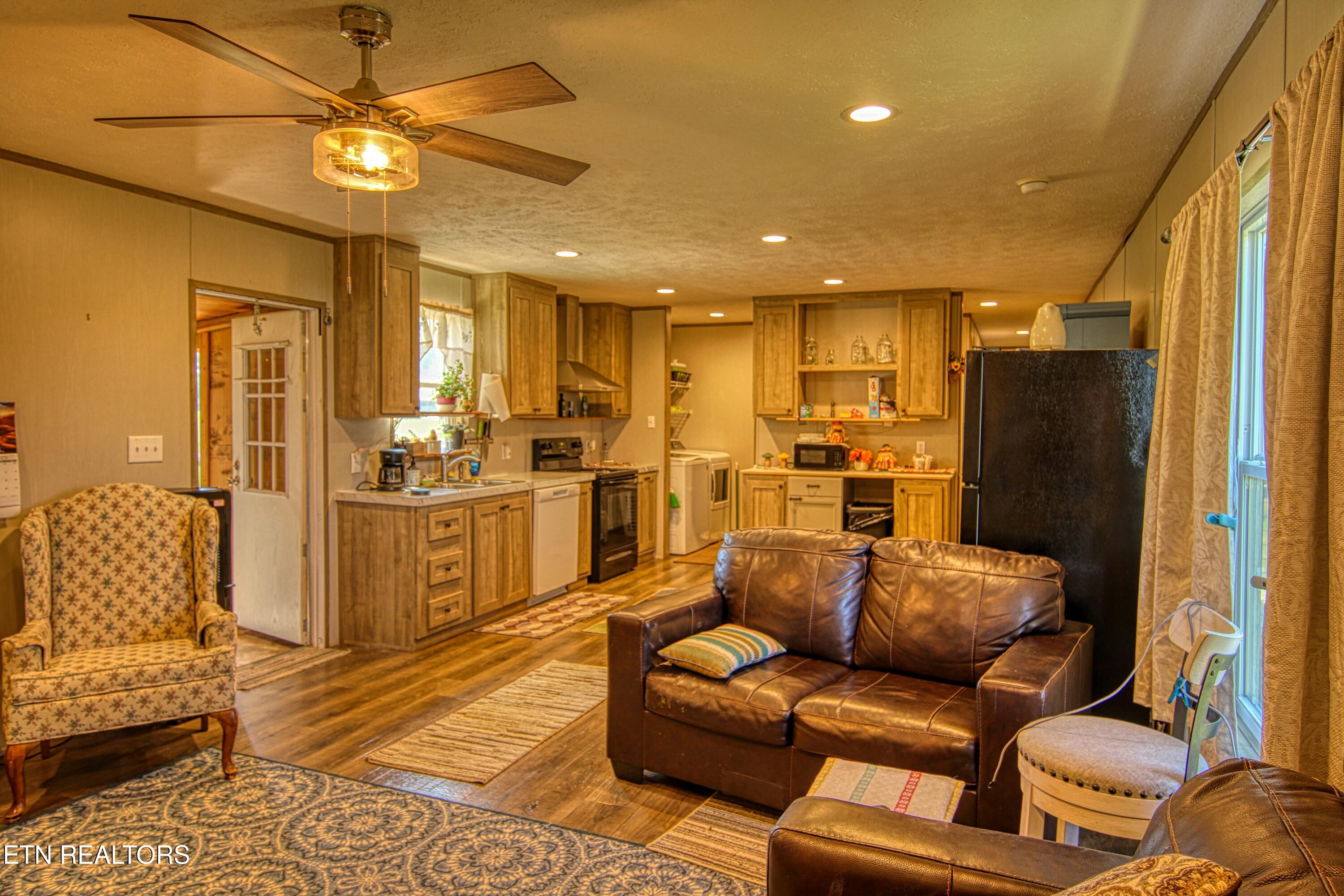 831 Fritzsche Loop Jamestown, TN 38556 - Photo 7 of 32 LR/Kit