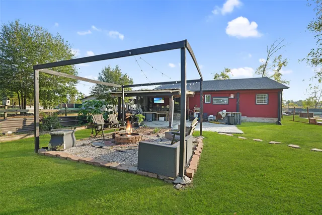 $1,675 | 2521 County Road 3550, Cleveland, TX 77327