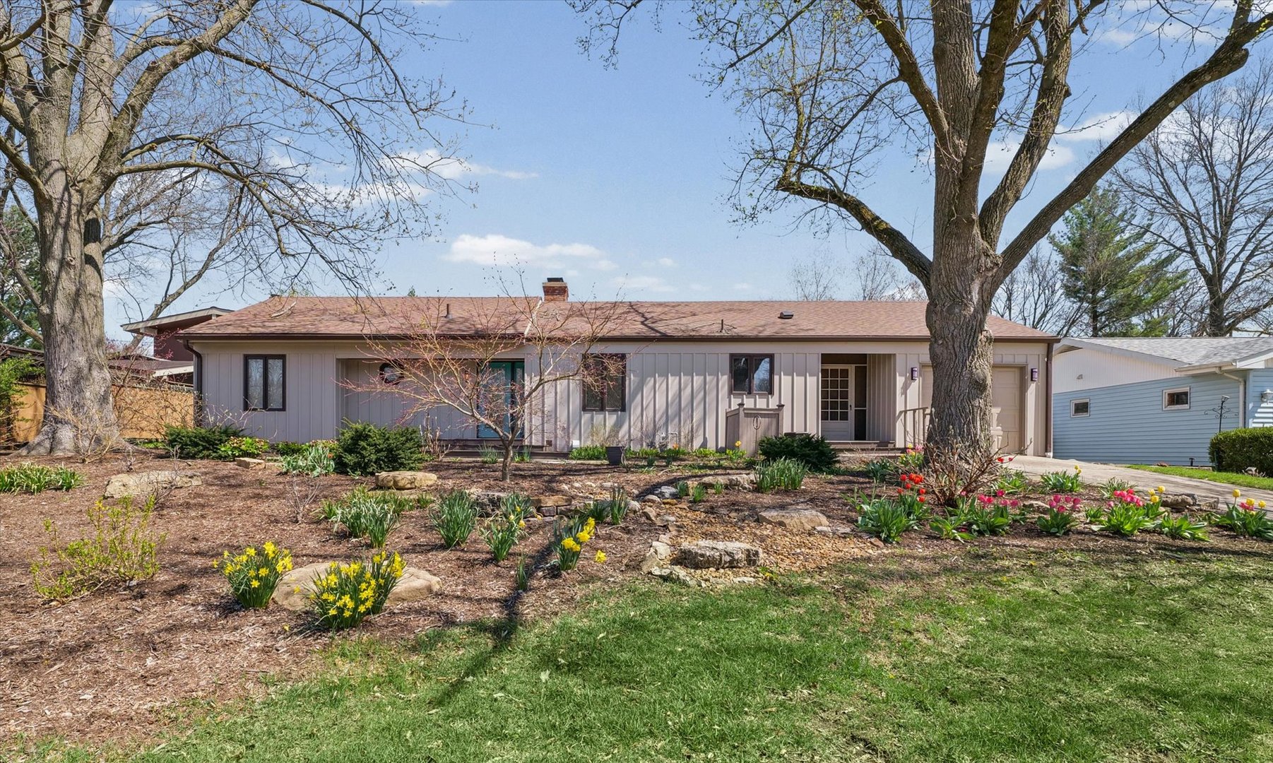 1004 Mayfair Road Champaign, IL 61821 - Photo 3 of 33 Gallery Image 3