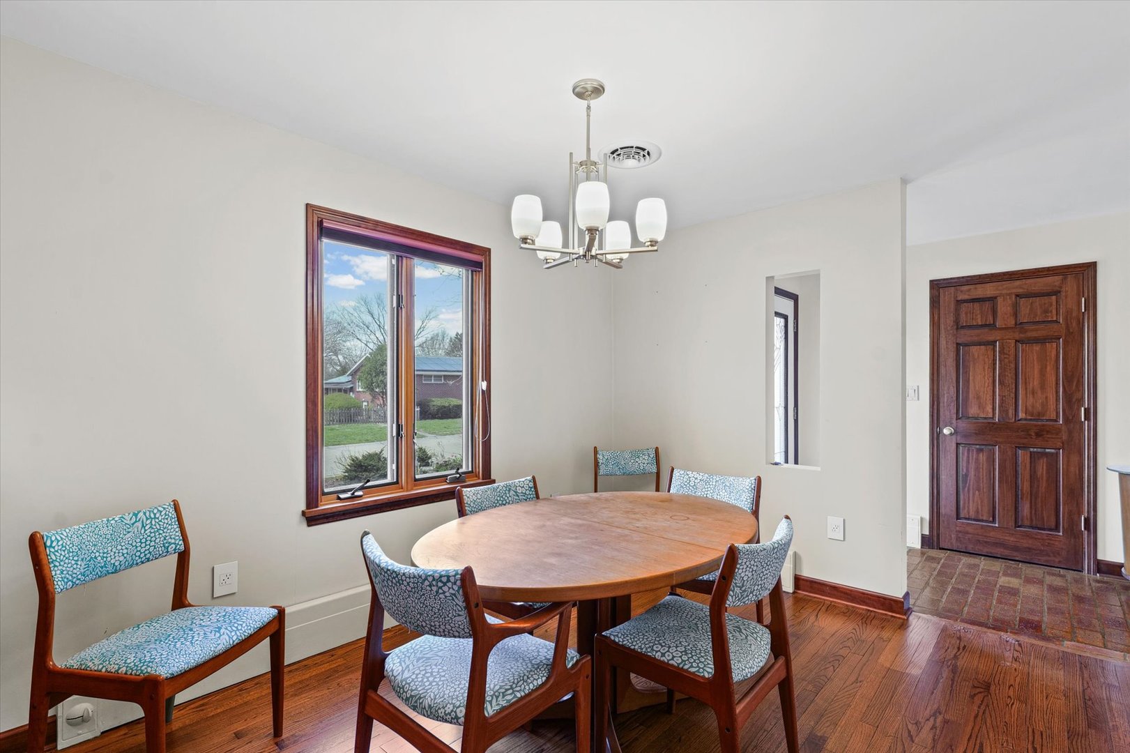 1004 Mayfair Road Champaign, IL 61821 - Photo 6 of 33 Gallery Image 6