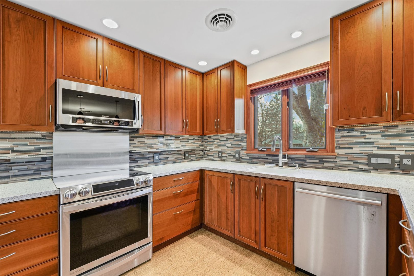1004 Mayfair Road Champaign, IL 61821 - Photo 8 of 33 Gallery Image 8