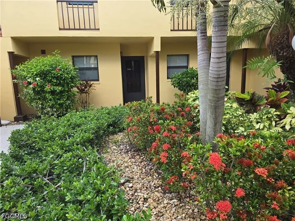 $1,640 | 6116 Whiskey Creek Drive, Unit 306, Fort Myers, FL 33919