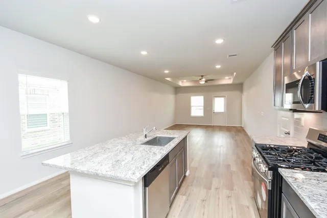 $1,950 | 8319 Bristlecone Pine Way, Magnolia, TX 77354