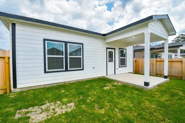 $1,950 | 8319 Bristlecone Pine Way, Magnolia, TX 77354