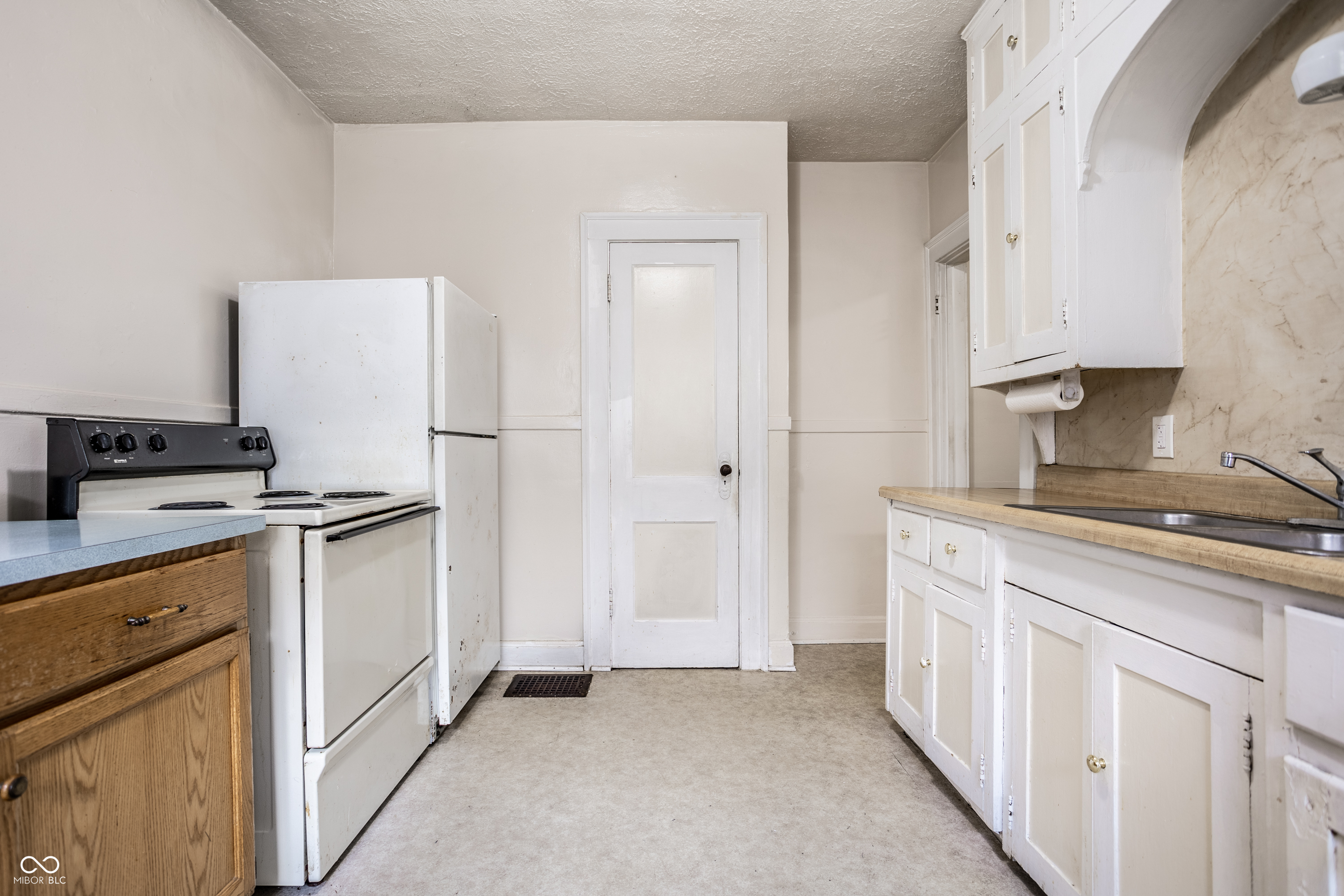 905 North Riley Avenue Indianapolis, IN 46201 - Photo 32 of 37 Gallery Image 32