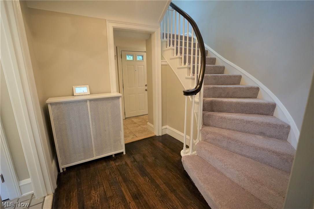 3280 Chadbourne Road Cleveland, OH 44120 - Photo 2 of 27