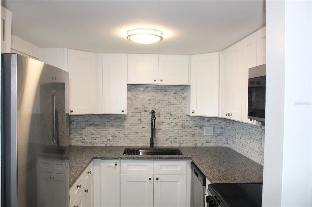 7701 Starkey Road, Unit 711 Seminole, FL 33777 - Photo 4 of 26