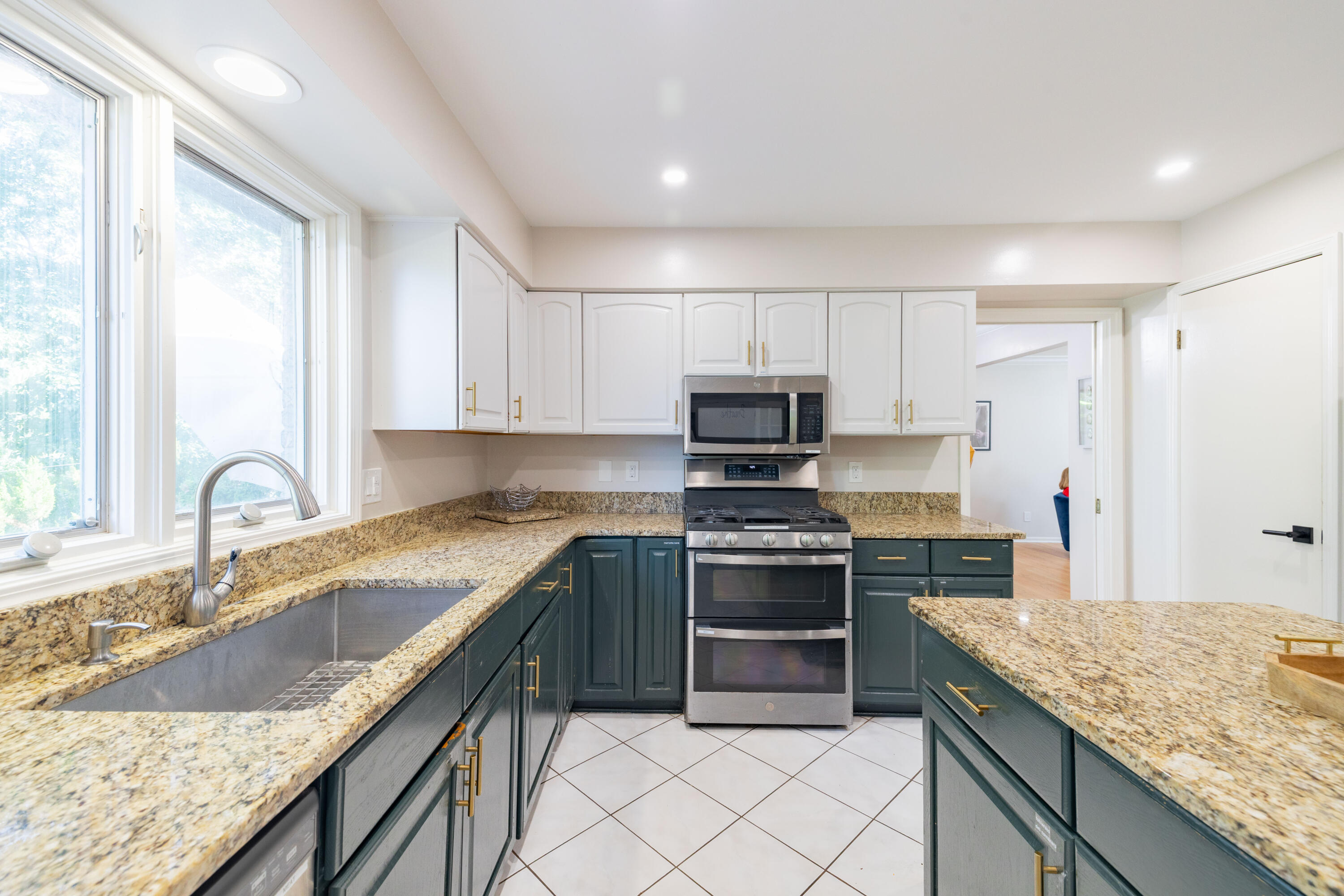 23285 Meridian Road Grosse Ile, MI 48138 - Photo 10 of 65 23285 Meridian Rd, Grosse Ile (10 of 64)