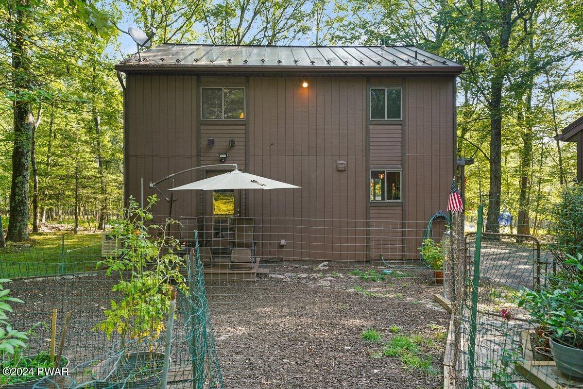 127 Hebula Road Milford, PA 18337 - Photo 25 of 36 Back of Home
