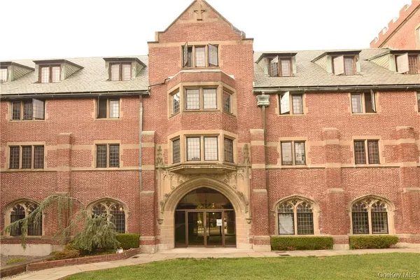 $2,600 | 304 Chateau Rive, Unit 304, Peekskill, NY 10566