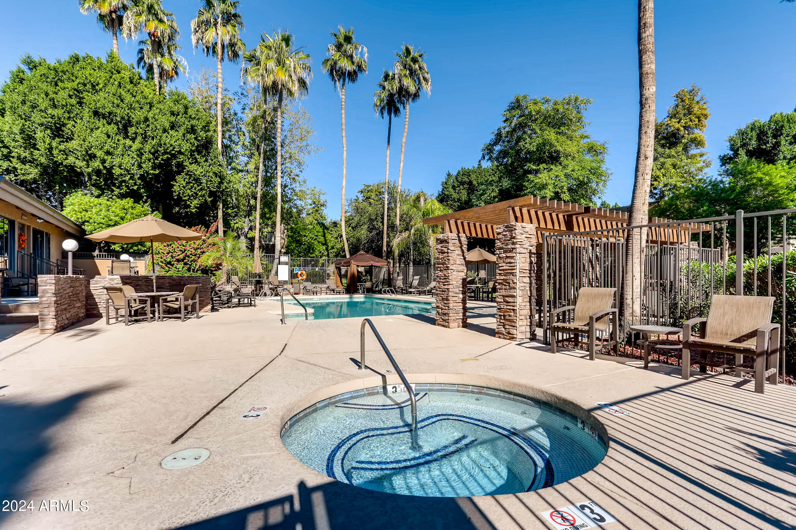 3825 East Camelback Road, Unit 130 Phoenix, AZ 85018 - Photo 19 of 20 3825 E Camelback Rd 130 - MLS Sized - 01
