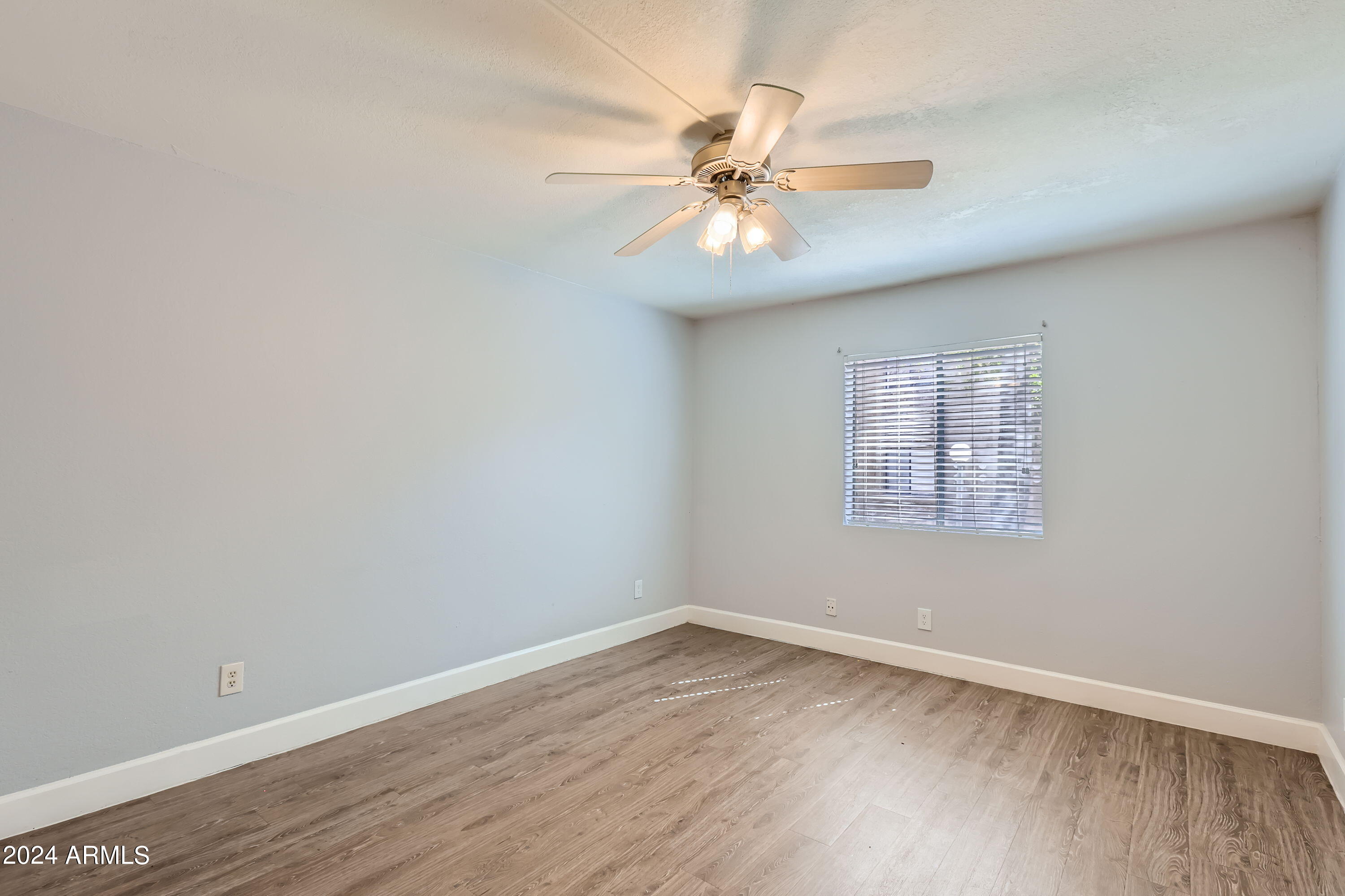3825 East Camelback Road, Unit 130 Phoenix, AZ 85018 - Photo 8 of 20 3825 E Camelback Rd 130 - MLS Sized - 00