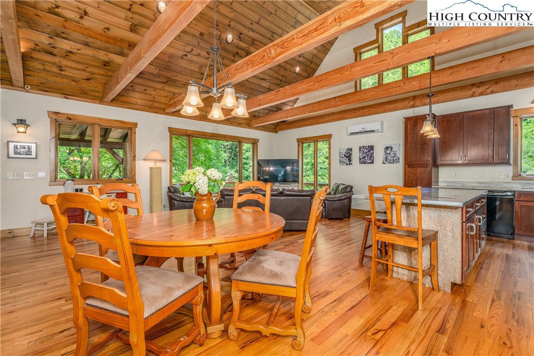 660 Frozenhead Ridge Road Sugar Grove, NC 28679 - Photo 11 of 46 Gallery Image 11