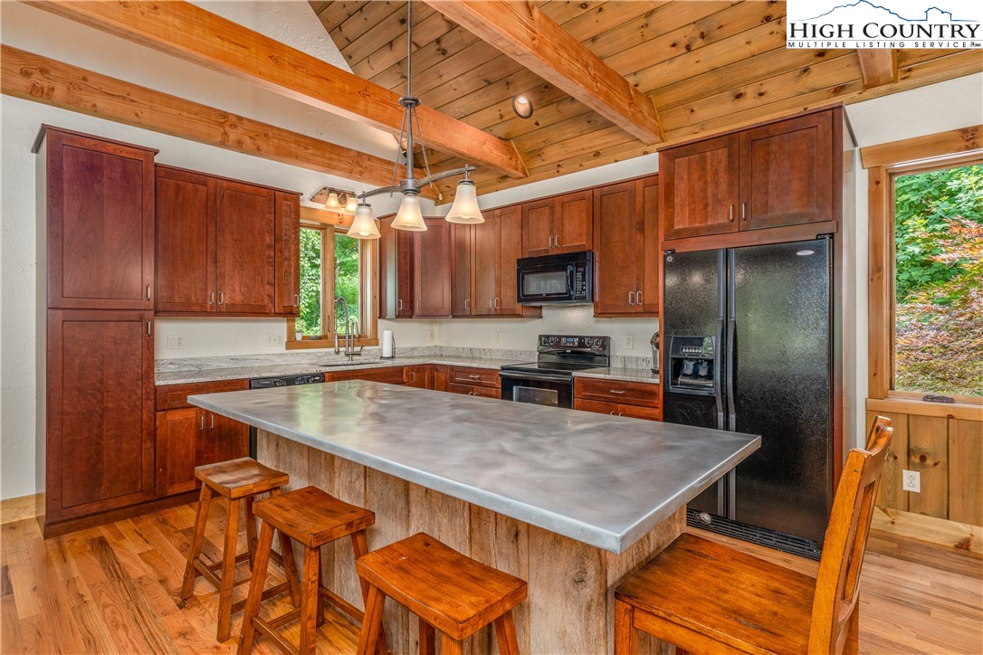660 Frozenhead Ridge Road Sugar Grove, NC 28679 - Photo 14 of 46 Gallery Image 14