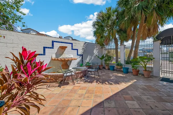 $1,550 | 1404 Welch Street, Unit 8, Houston, TX 77006