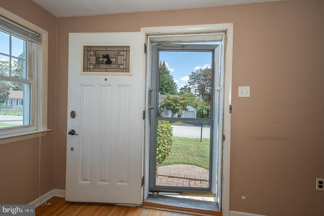12 Beryl Road Paoli, PA 19301 - Photo 3 of 42