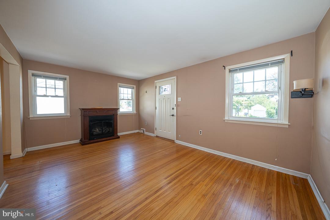 12 Beryl Road Paoli, PA 19301 - Photo 4 of 42