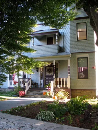 $2,100 | 38 Rhode Island Avenue, Unit 5, Newport, RI 02840