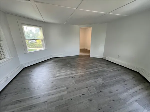 $2,100 | 38 Rhode Island Avenue, Unit 5, Newport, RI 02840