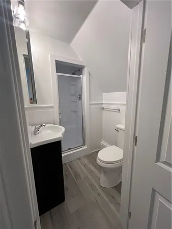 $2,100 | 38 Rhode Island Avenue, Unit 5, Newport, RI 02840