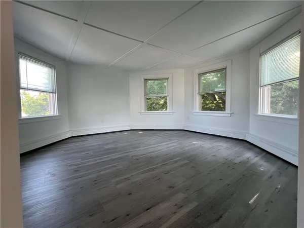 $2,100 | 38 Rhode Island Avenue, Unit 5, Newport, RI 02840