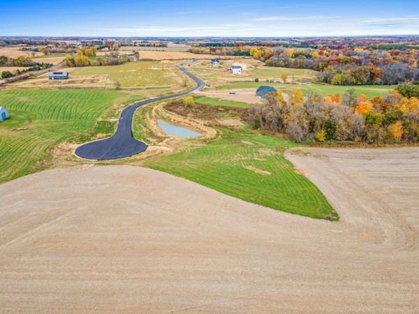 $685,000 | 363 Candy Ln River Falls, River Falls, WI 54022