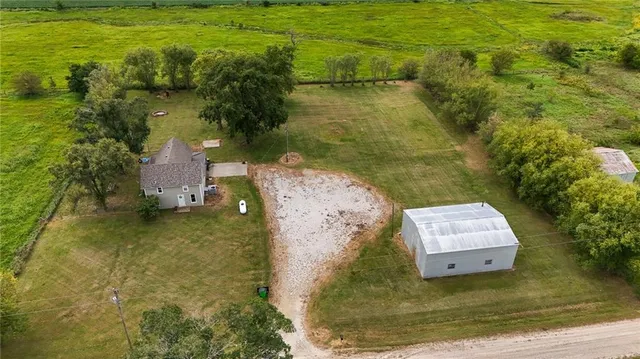 $157,000 | 23371 1200 Road, Thayer, KS 66776