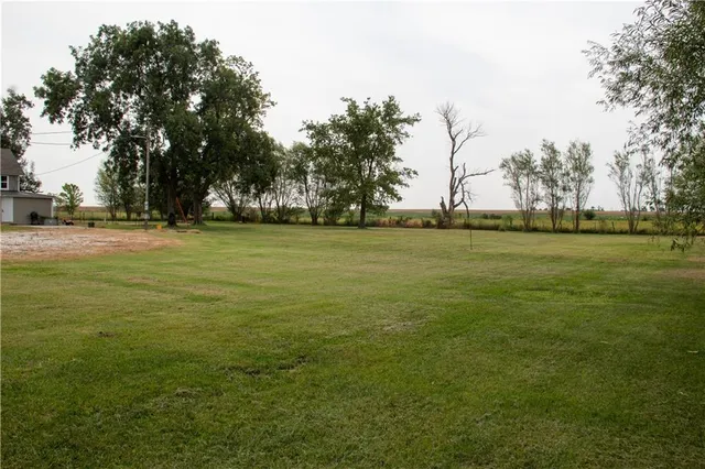$157,000 | 23371 1200 Road, Thayer, KS 66776