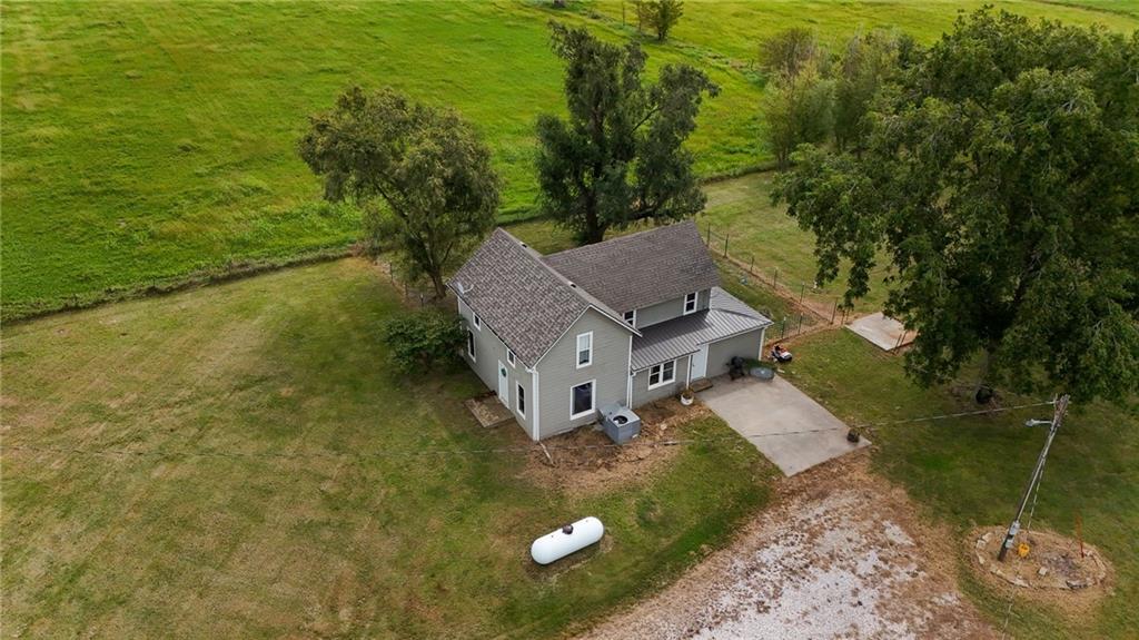 23371 1200 Road Thayer, KS 66776 - Photo 3 of 35