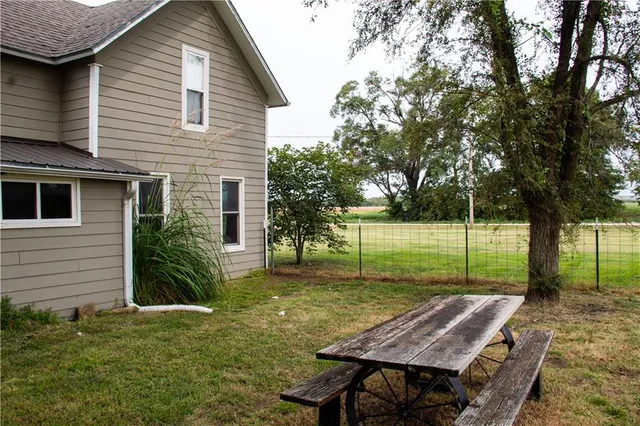 $157,000 | 23371 1200 Road, Thayer, KS 66776