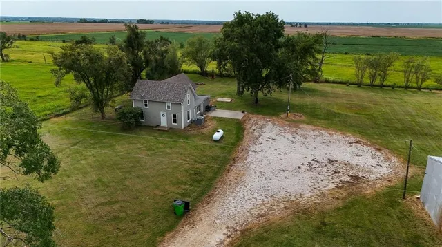 $157,000 | 23371 1200 Road, Thayer, KS 66776