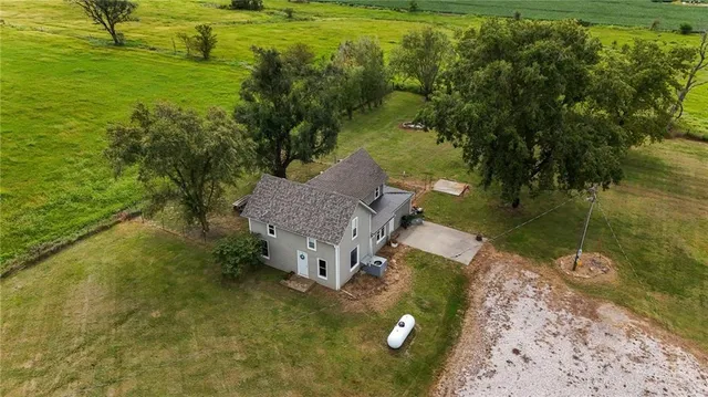 $157,000 | 23371 1200 Road, Thayer, KS 66776