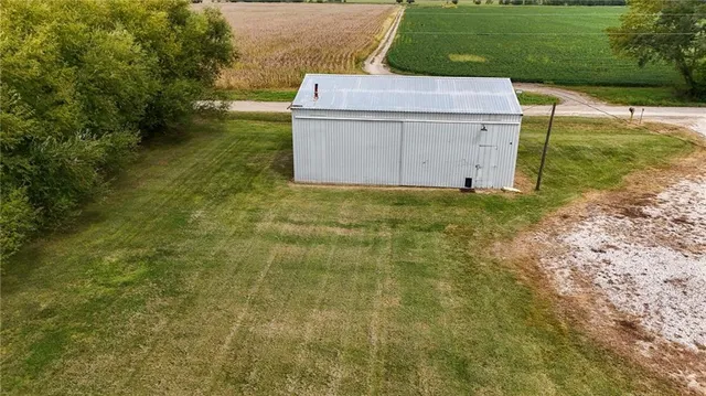 $157,000 | 23371 1200 Road, Thayer, KS 66776