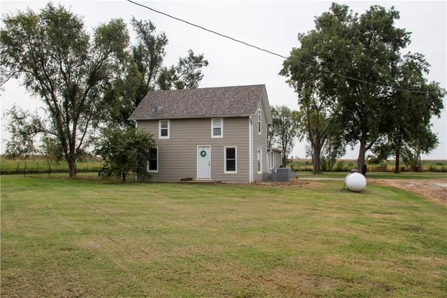 $157,000 | 23371 1200 Road, Thayer, KS 66776