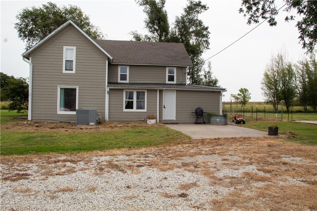 23371 1200 Road Thayer, KS 66776 - Photo 10 of 35