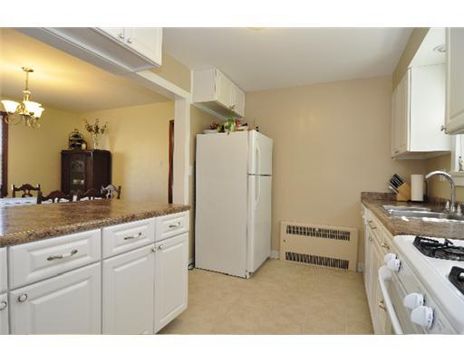 29 Herbst Road Coraopolis, PA 15108 - Photo 6 of 15 Kitchen.