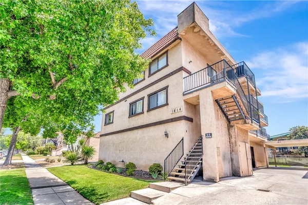 $2,099 | 1614 East Chevy Chase Drive, Unit 2, Glendale, CA 91206