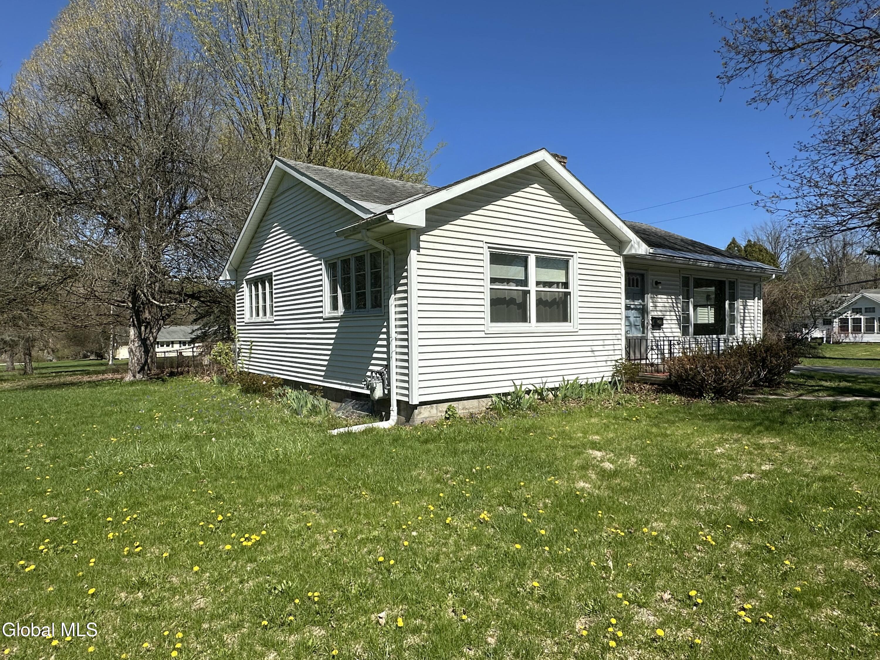 427 Ridge Road Queensbury, NY 12804 - Photo 11 of 34 IMG_2553