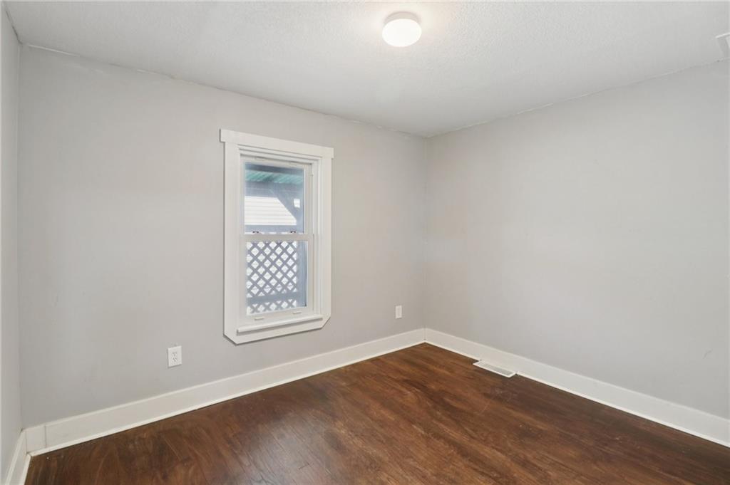 116 West 3rd Street Tonganoxie, KS 66086 - Photo 11 of 25