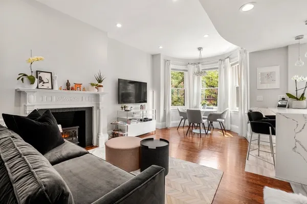 $4,600 | 45 St Botolph Street, Unit 203, Boston, MA 02116
