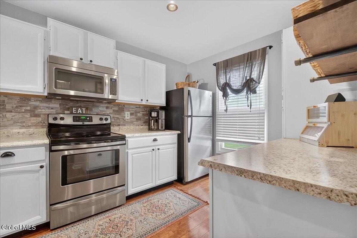 18 Cooks Court Halfmoon, NY 12188 - Photo 9 of 34 05-18 Cooks Ct-5