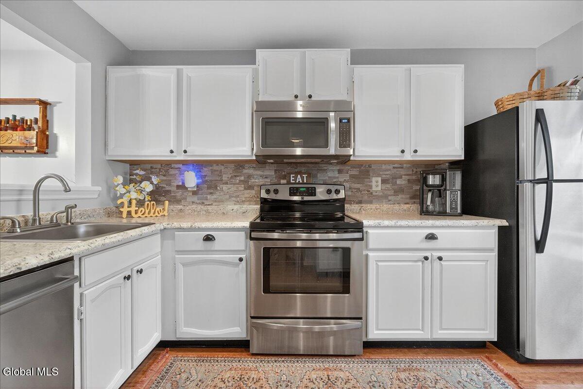 18 Cooks Court Halfmoon, NY 12188 - Photo 10 of 34 06-18 Cooks Ct-6