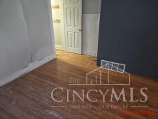 622 Riddle Road Cincinnati, OH 45220 - Photo 15 of 33 Gallery Image 15