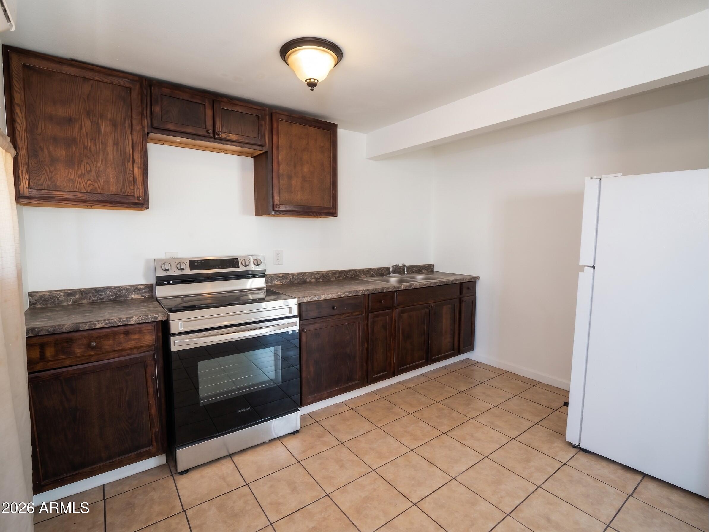 742 West Broadway Road Phoenix, AZ 85041 - Photo 15 of 19 28